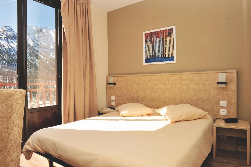 Vtf Le Grand Hotel Montgenevre Bilik gambar
